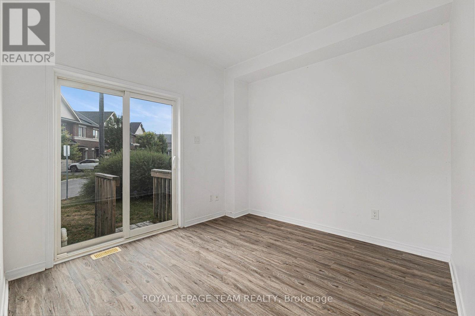 175 Camden Private, Ottawa, Ontario  K2J 6J1 - Photo 7 - X12383323