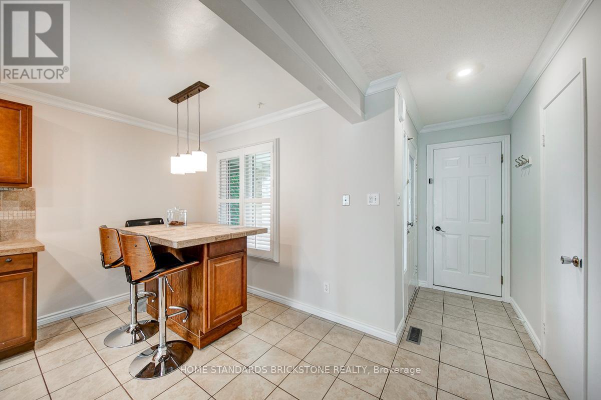 1103 Springbrook Crescent, Oakville (Ga Glen Abbey), Ontario  L6M 2C9 - Photo 13 - W12383188