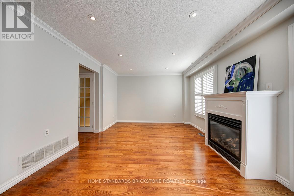 1103 Springbrook Crescent, Oakville (Ga Glen Abbey), Ontario  L6M 2C9 - Photo 15 - W12383188