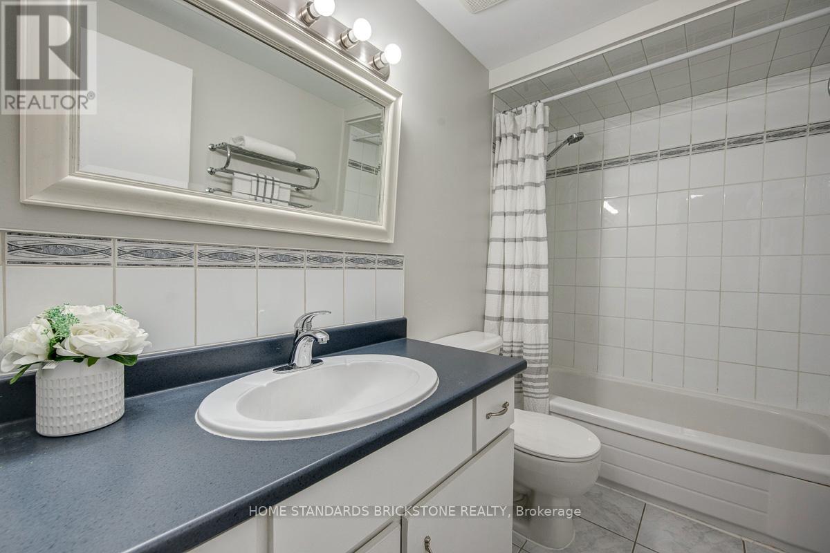 1103 Springbrook Crescent, Oakville (Ga Glen Abbey), Ontario  L6M 2C9 - Photo 21 - W12383188