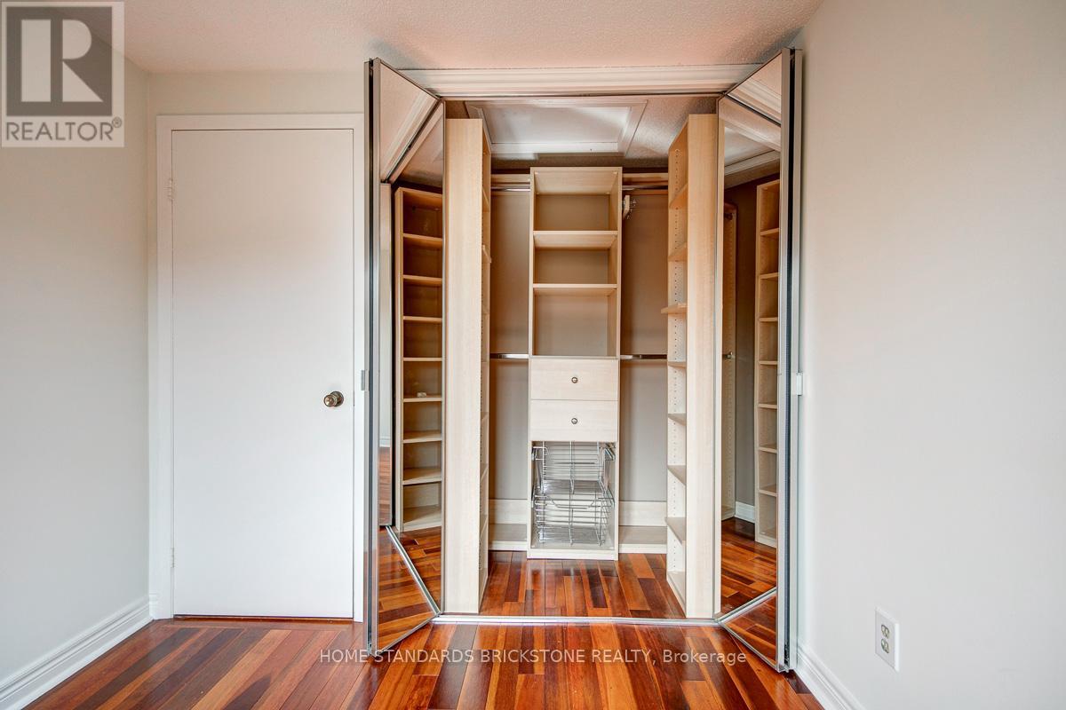1103 Springbrook Crescent, Oakville (Ga Glen Abbey), Ontario  L6M 2C9 - Photo 22 - W12383188