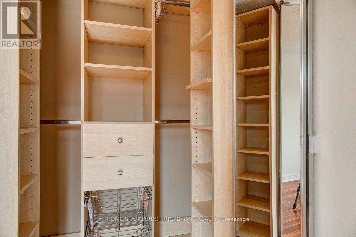 1103 Springbrook Crescent, Oakville (Ga Glen Abbey), Ontario  L6M 2C9 - Photo 23 - W12383188