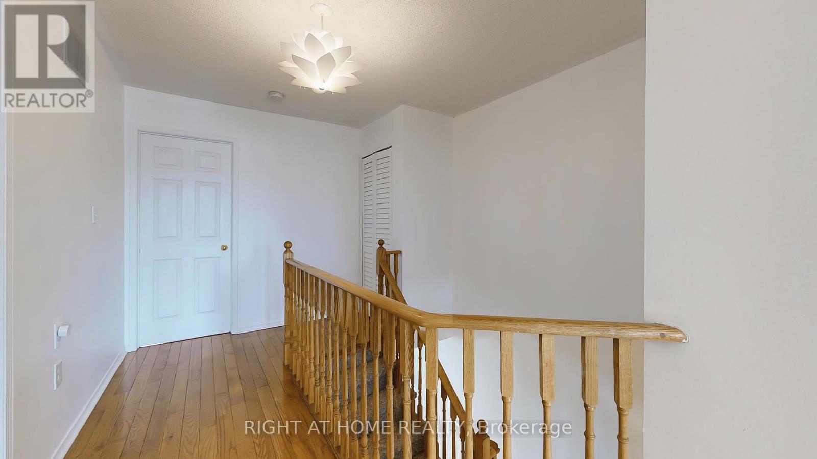 371 Fairgate Way, Oakville, Ontario  L6H 6Y1 - Photo 13 - W12383210