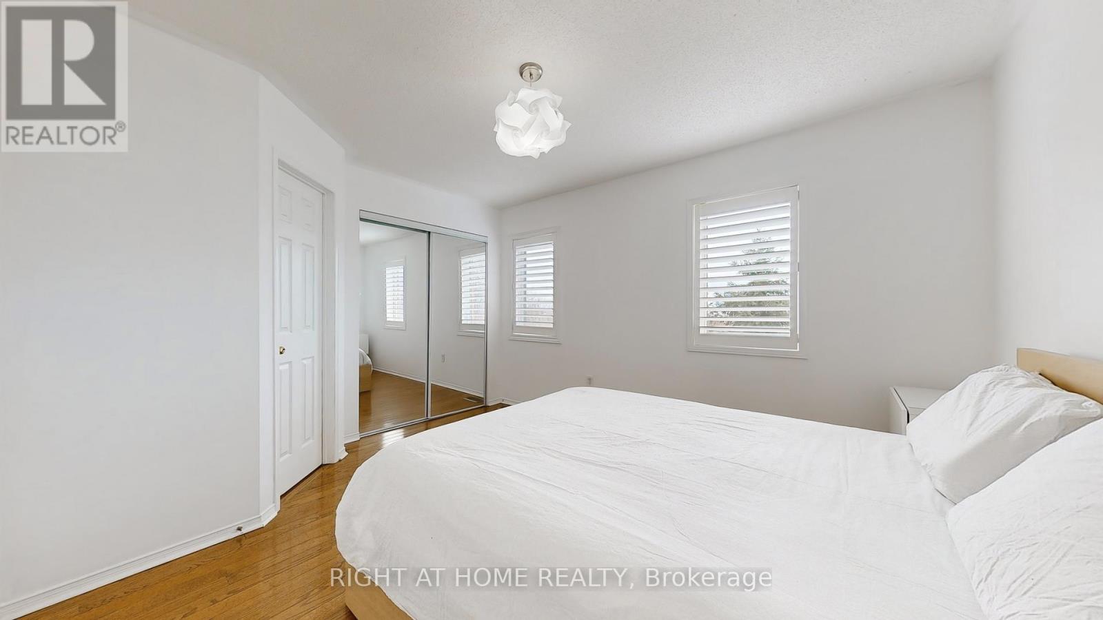 371 Fairgate Way, Oakville, Ontario  L6H 6Y1 - Photo 16 - W12383210