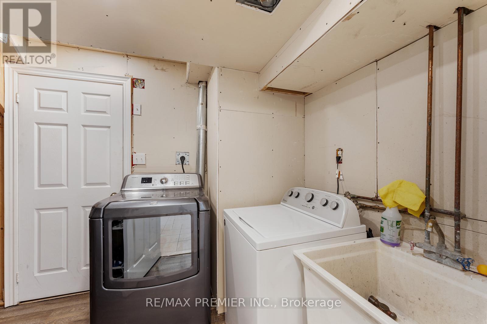 Basement - 26 Algarve Crescent, Toronto, Ontario  M6N 5E8 - Photo 18 - W12383224