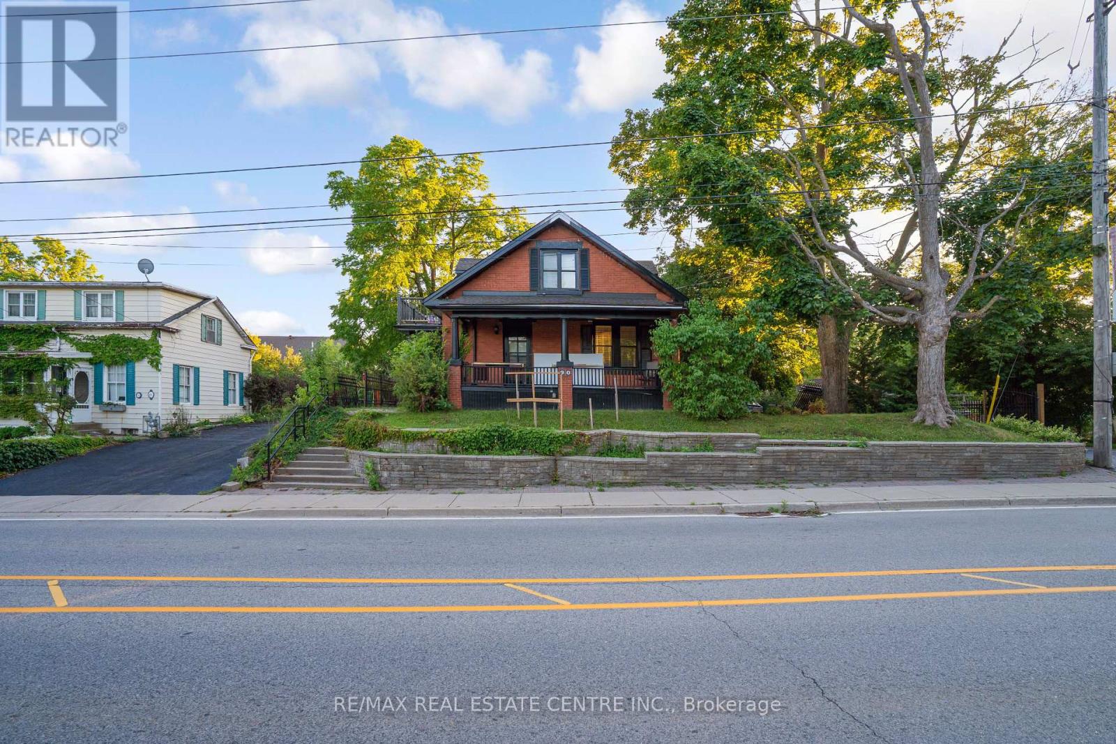 90 Main Street, Milton (Campbellville), Ontario  L0P 1B0 - Photo 1 - W12383228
