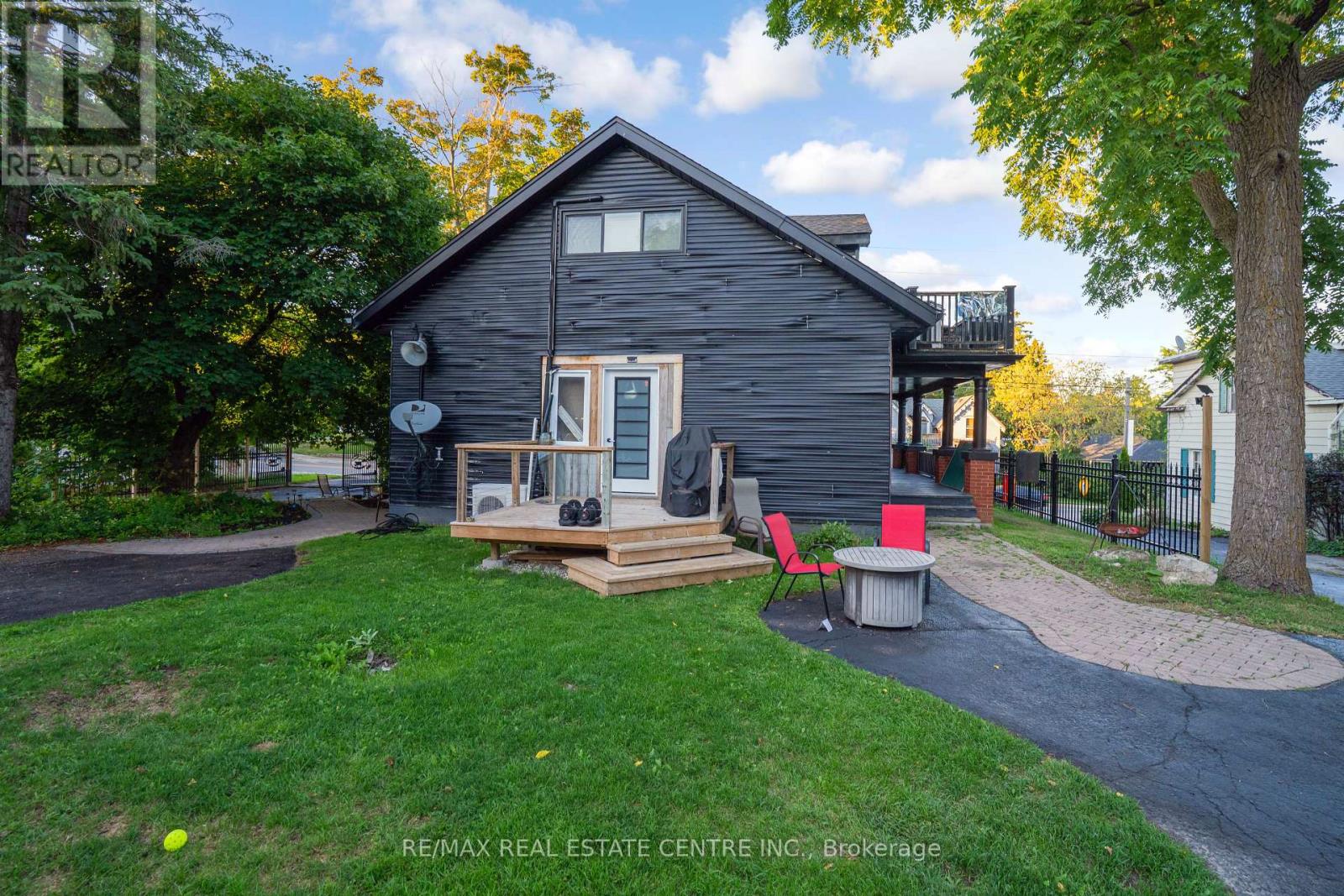 90 Main Street, Milton (Campbellville), Ontario  L0P 1B0 - Photo 2 - W12383228