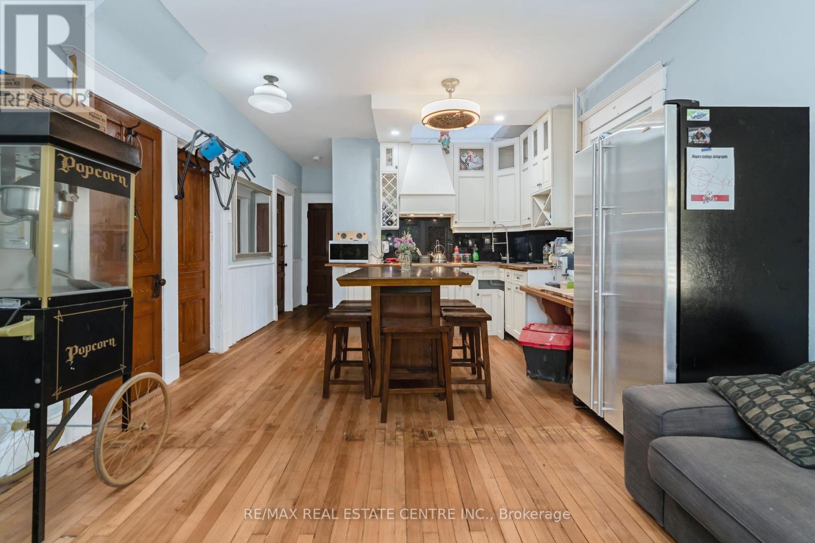 90 Main Street, Milton (Campbellville), Ontario  L0P 1B0 - Photo 7 - W12383228