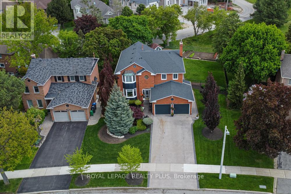 1827 Folkway Drive, Mississauga (Erin Mills), Ontario  L5L 2X1 - Photo 10 - W12383245