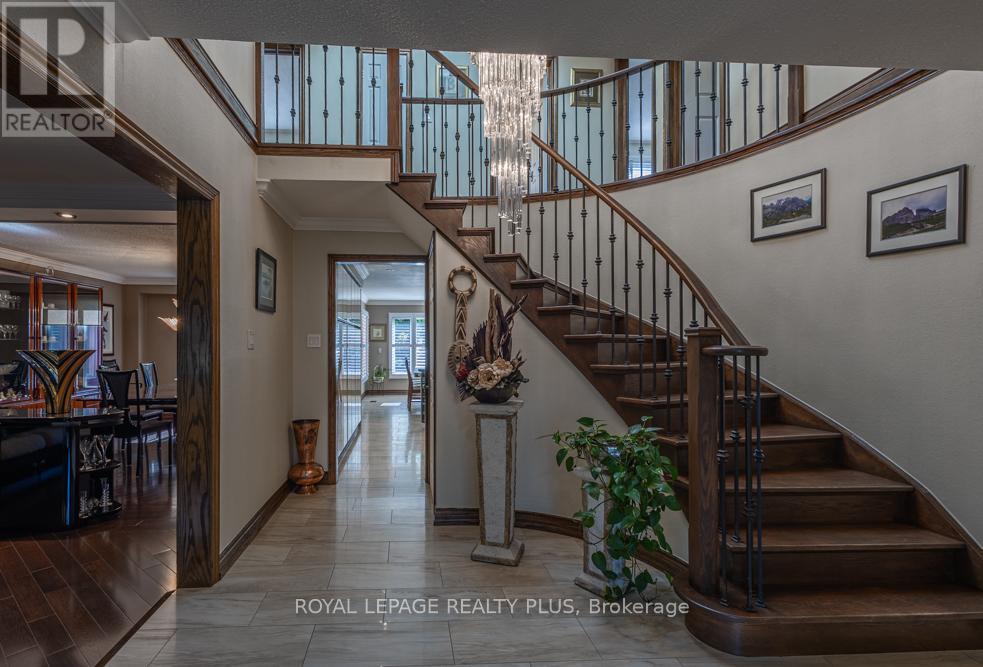 1827 Folkway Drive, Mississauga (Erin Mills), Ontario  L5L 2X1 - Photo 12 - W12383245