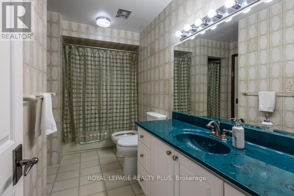 1827 Folkway Drive, Mississauga (Erin Mills), Ontario  L5L 2X1 - Photo 36 - W12383245