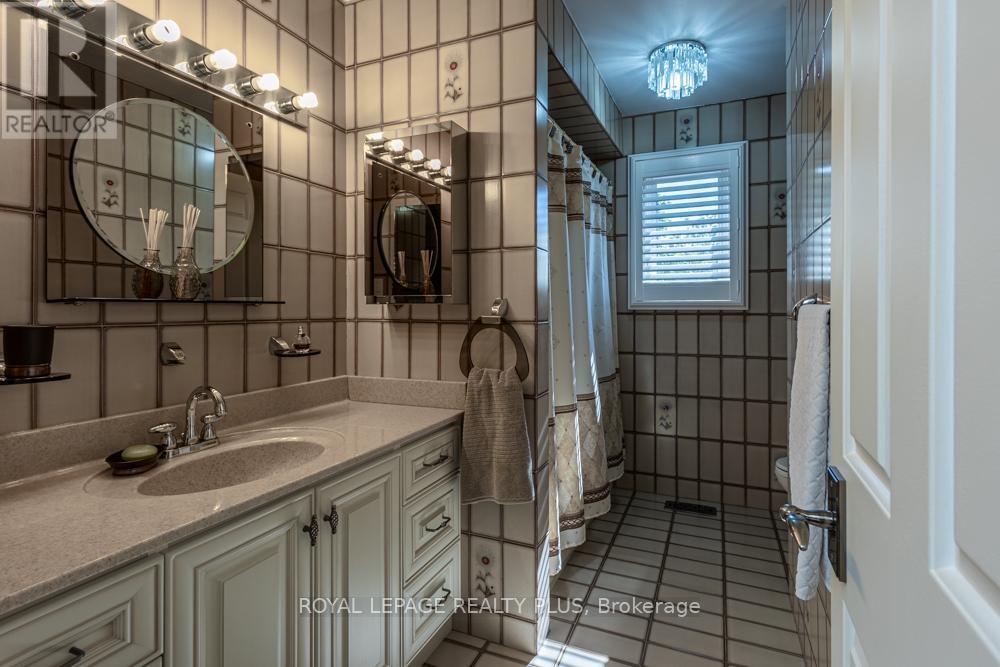 1827 Folkway Drive, Mississauga (Erin Mills), Ontario  L5L 2X1 - Photo 41 - W12383245