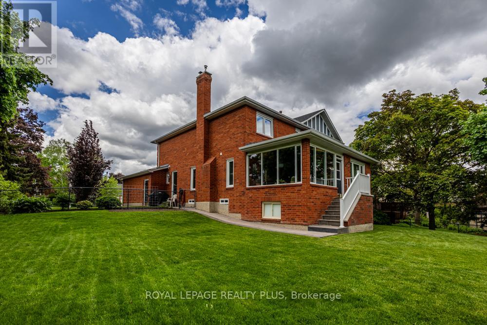 1827 Folkway Drive, Mississauga (Erin Mills), Ontario  L5L 2X1 - Photo 6 - W12383245