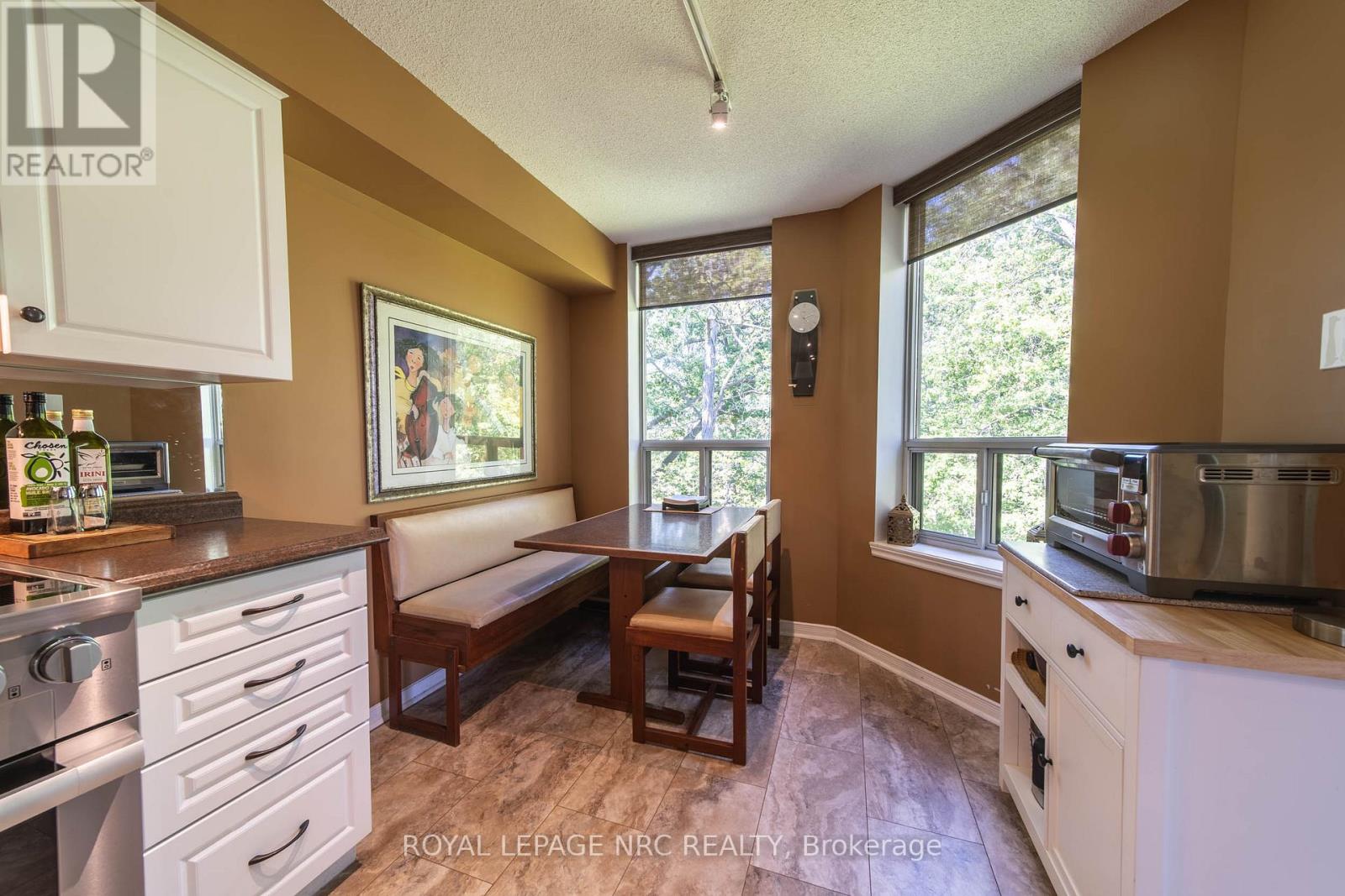 401 - 8111 Forest Glen Drive, Niagara Falls, Ontario  L2H 2Y7 - Photo 6 - X12383424