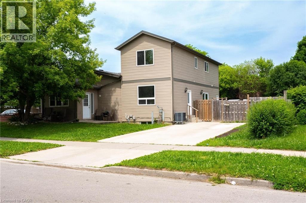 Property at 120 JANSEN Avenue image 2