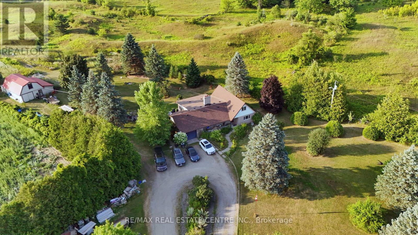 8438 Hwy 7, Guelph/eramosa, Ontario  N0B 2K0 - Photo 1 - X12383221