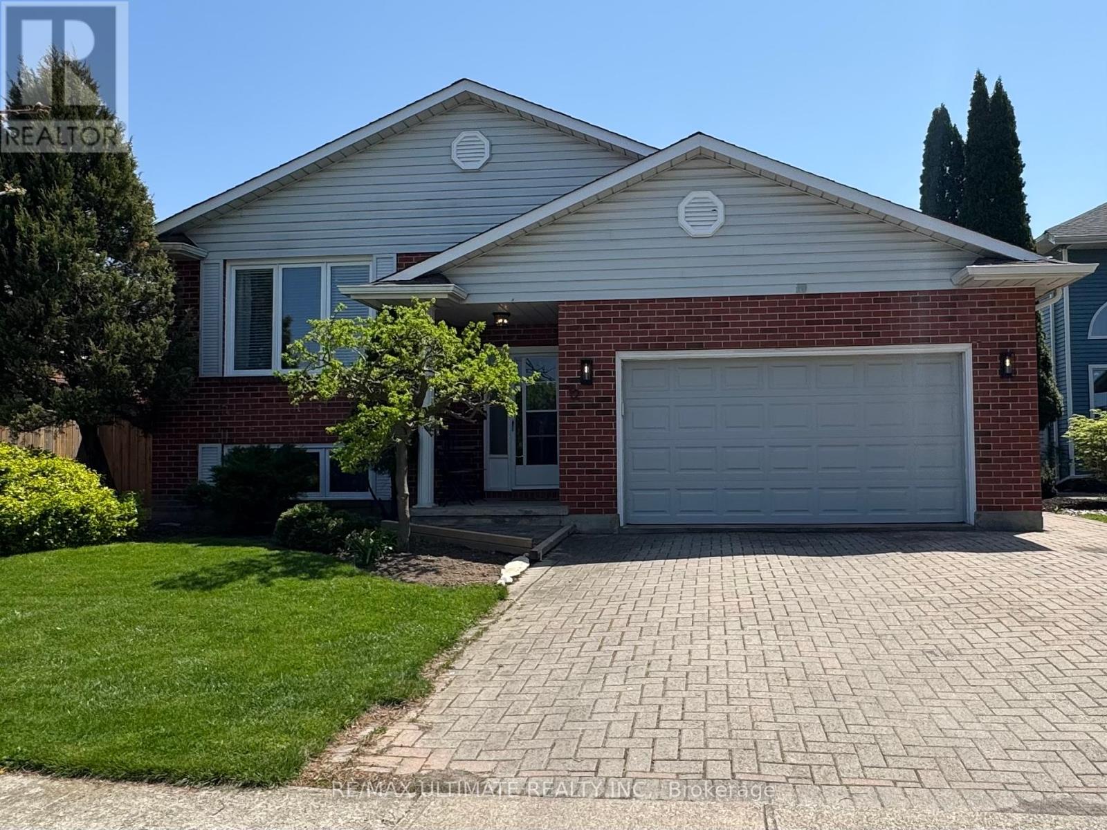 12 Stoney Brook Crescent, St. Catharines (Grapeview), Ontario  L2S 3J3 - Photo 1 - X12383232