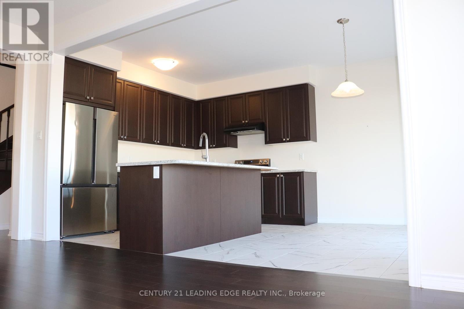 12 Peach Street, Thorold, Ontario  L2V 0K1 - Photo 3 - X12383258