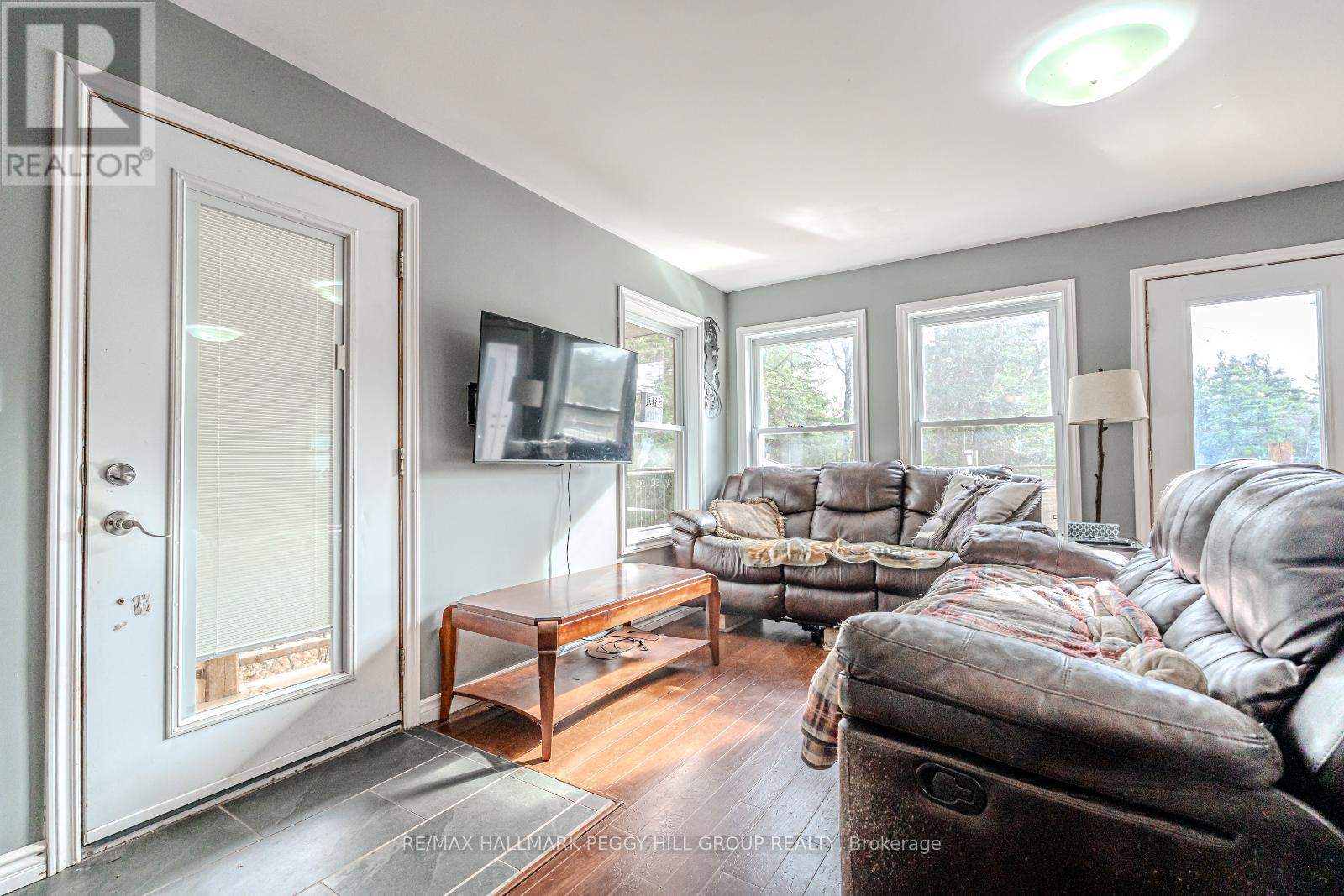 4 Clover Court, Kawartha Lakes, Ontario  K0M 2A0 - Photo 7 - X12383260