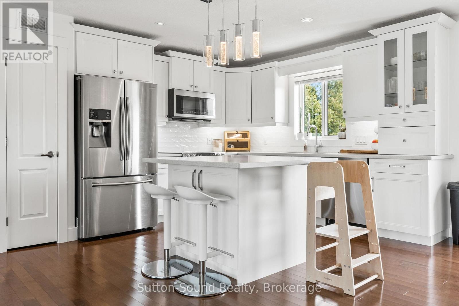 111 Donway Drive, Chatsworth, Ontario  N0H 1G0 - Photo 8 - X12379829