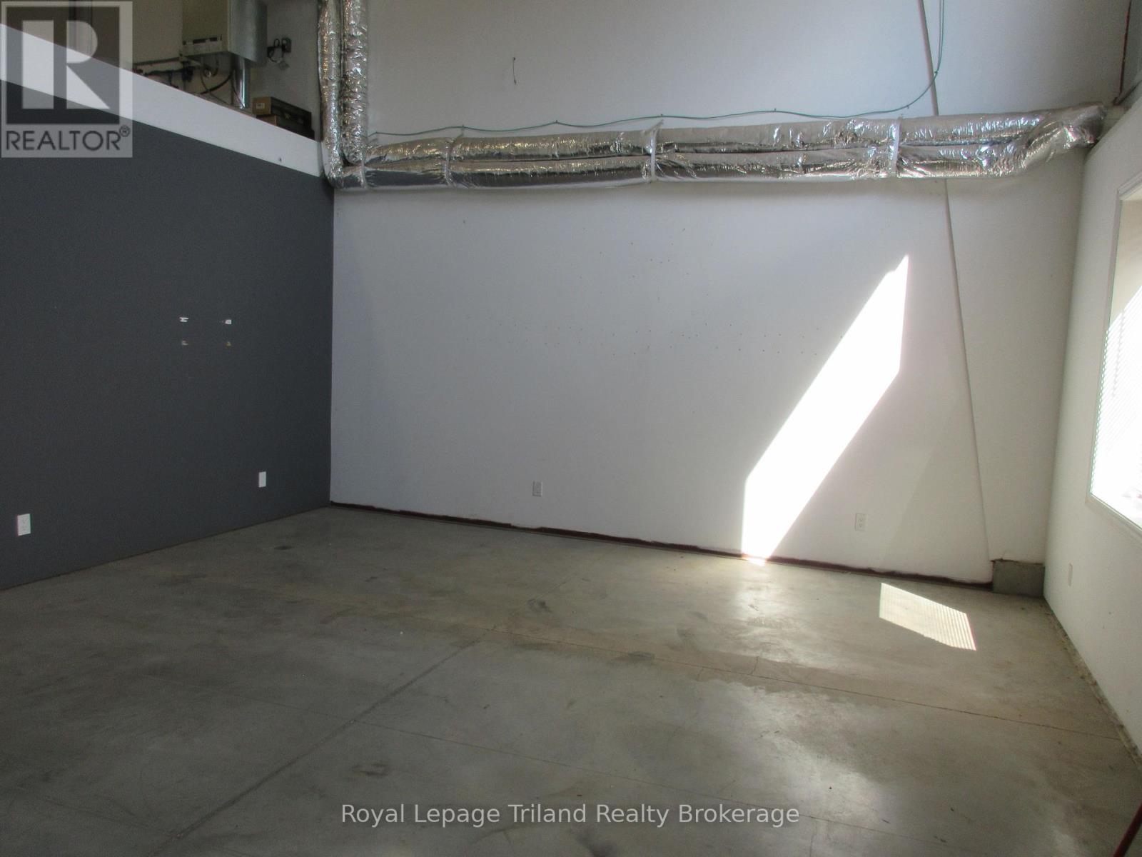 Property at 4 - 1099 COMMERCE WAY image 3
