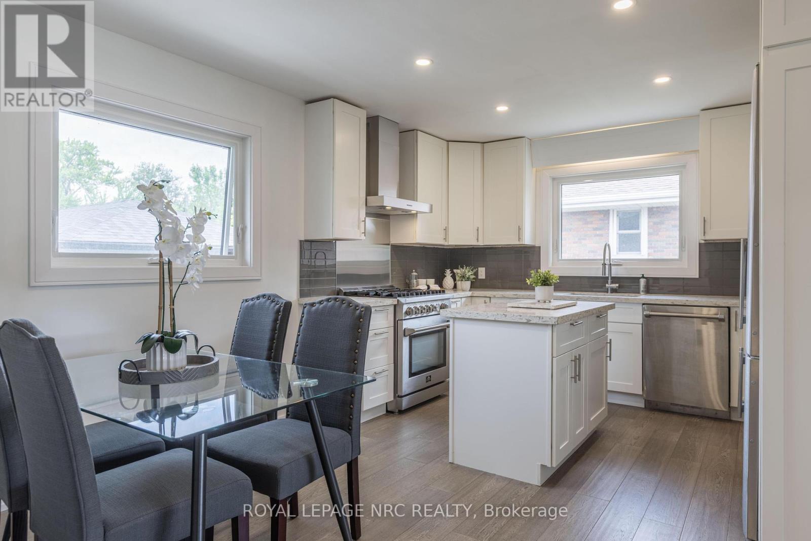76 Second Street, Welland, Ontario  L3B 4T6 - Photo 6 - X12383113
