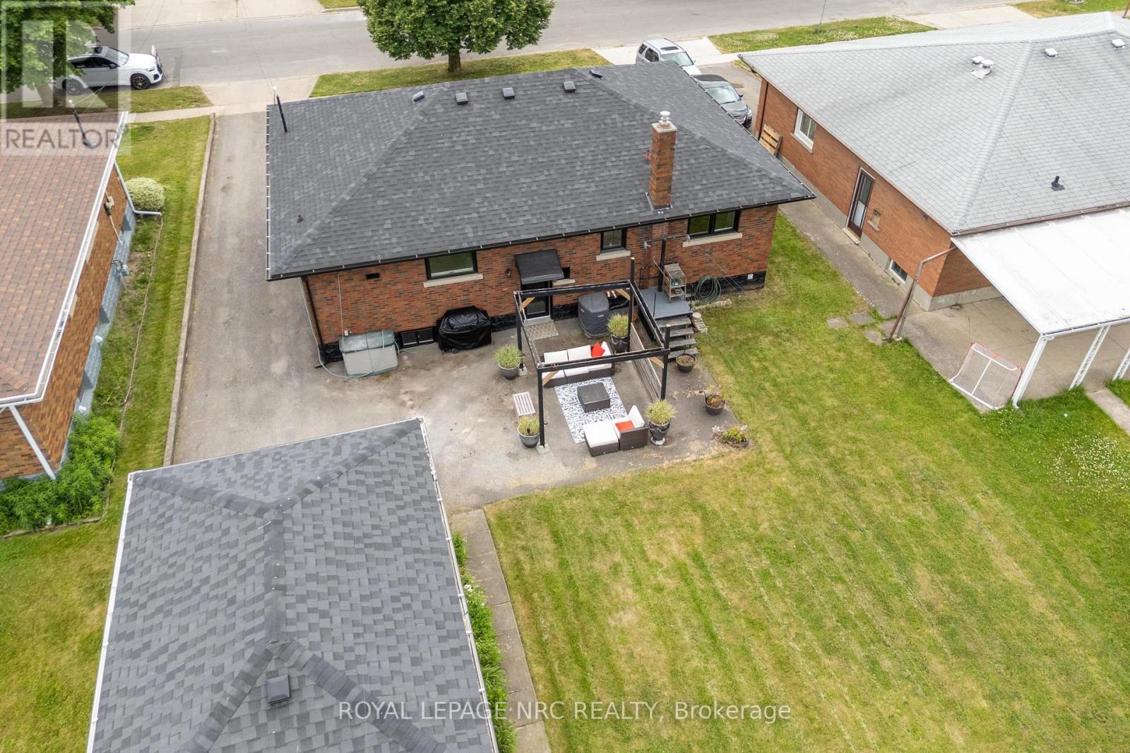 76 Second Street, Welland, Ontario  L3B 4T6 - Photo 20 - X12383113