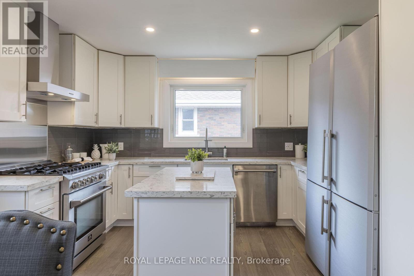 76 Second Street, Welland, Ontario  L3B 4T6 - Photo 7 - X12383113