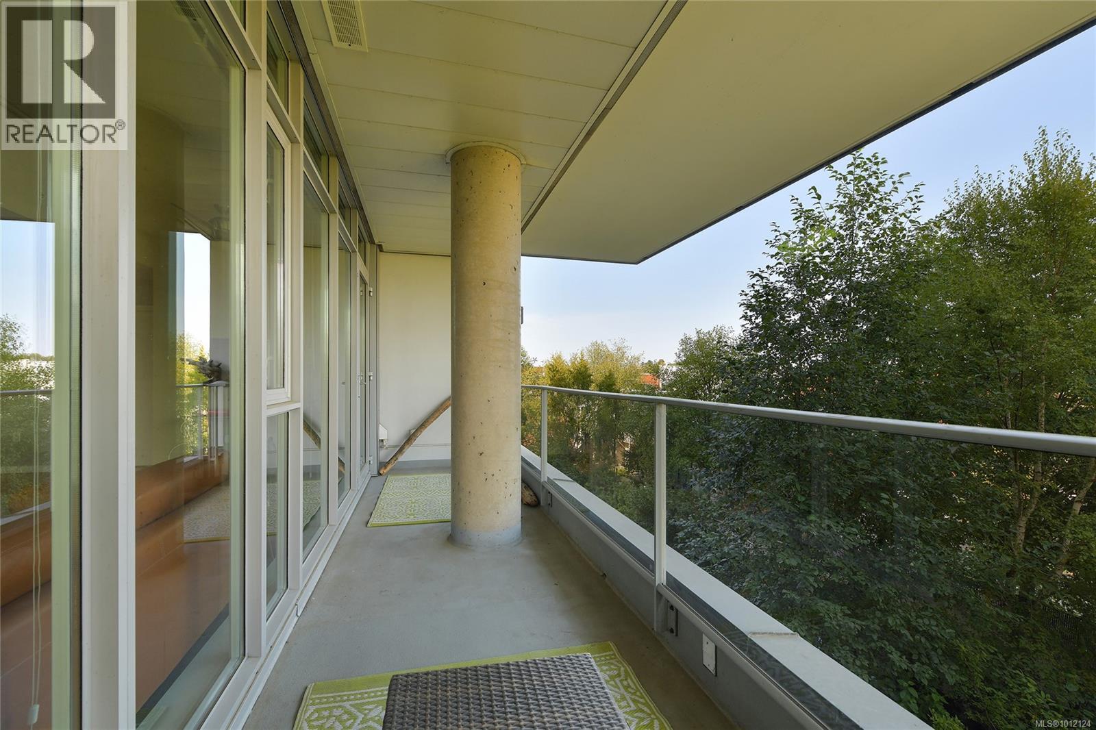 204 379 Tyee Rd, Victoria, British Columbia  V9A 0B4 - Photo 24 - 1012124