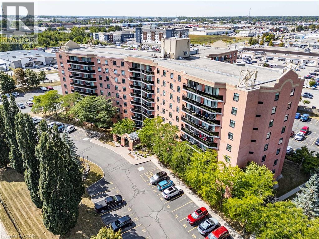 9 BONHEUR Court Unit# 807, Brantford, Ontario