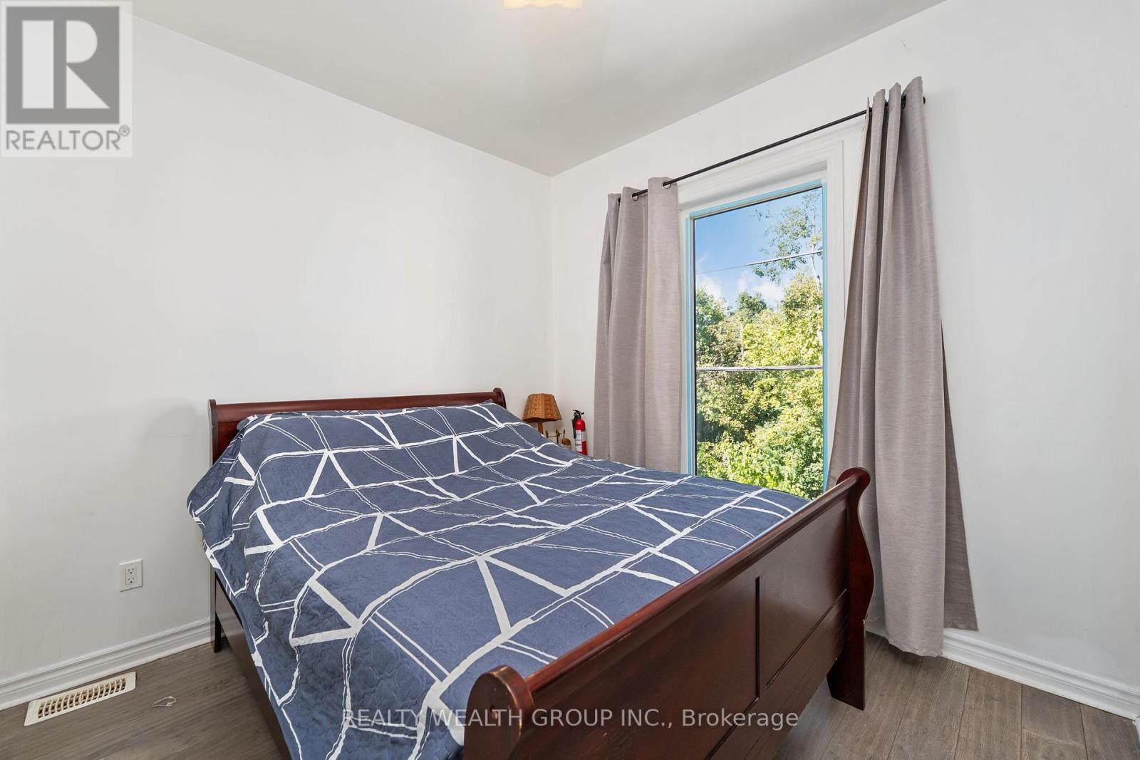 31 Silver Birch Street, Kawartha Lakes, Ontario  K0M 1L0 - Photo 39 - X12369804