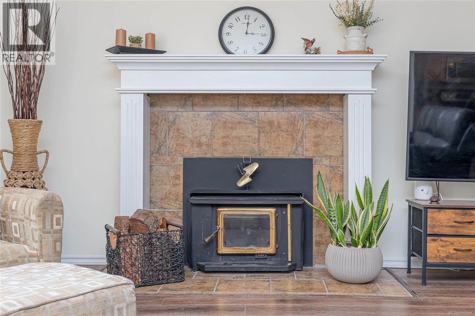 Property at 2411 Renfrew Rd image 3