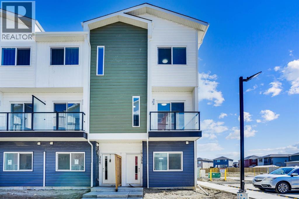 Property at 304 Red Sky Villas NE image 1