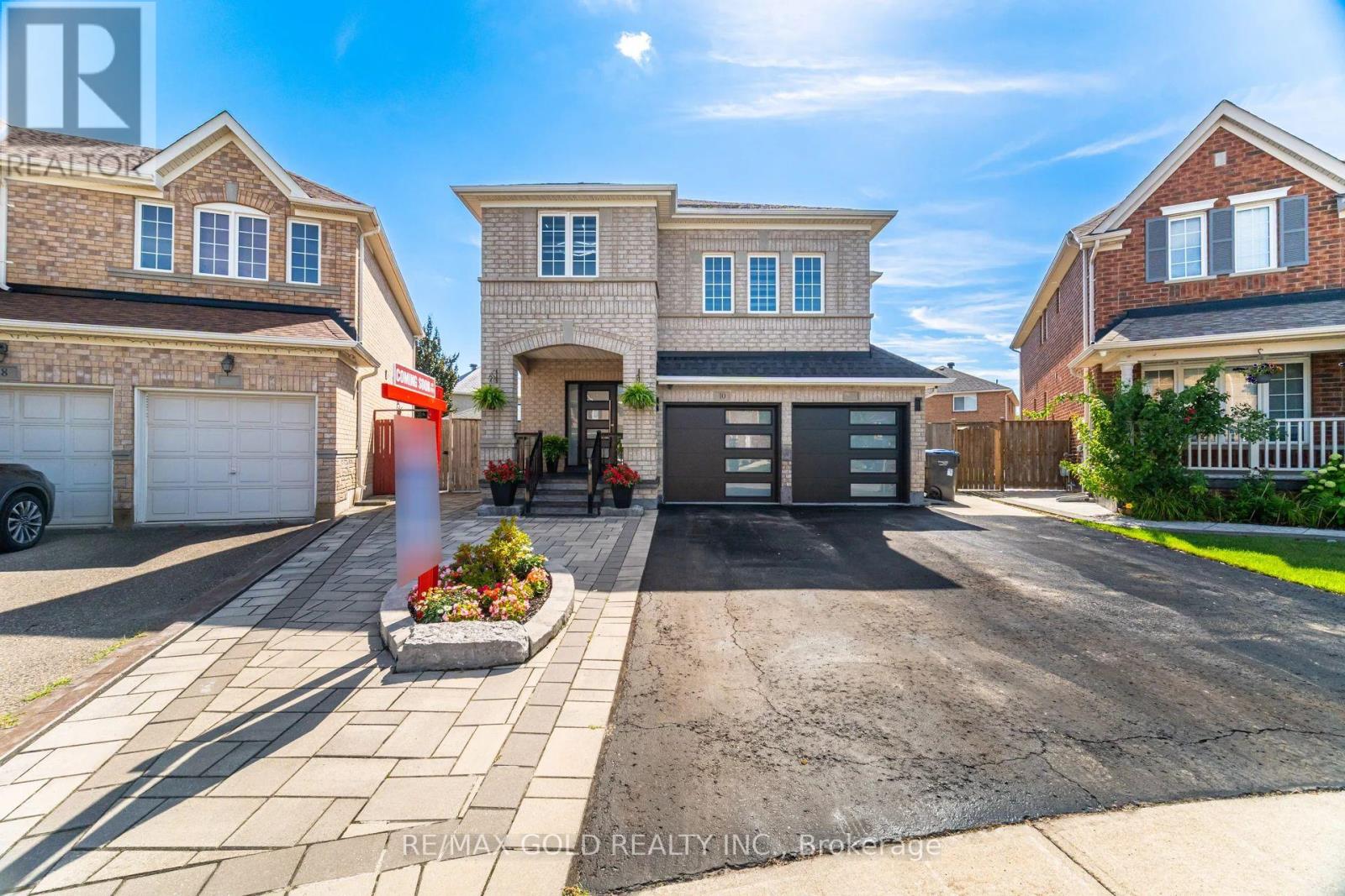 10 Cloverlawn Street, Brampton, Ontario  L7A 3X5 - Photo 2 - W12357306