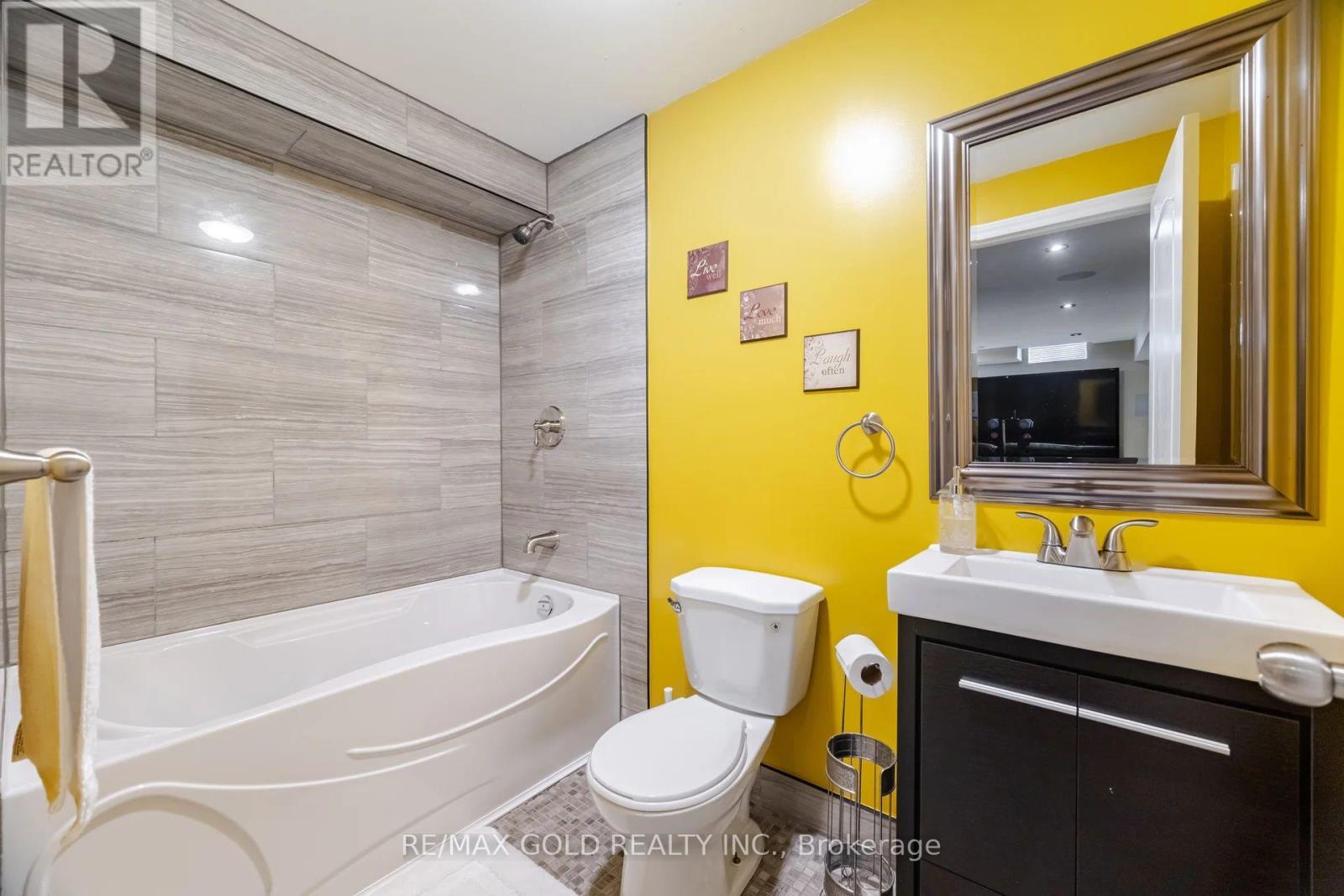 10 Cloverlawn Street, Brampton, Ontario  L7A 3X5 - Photo 36 - W12357306