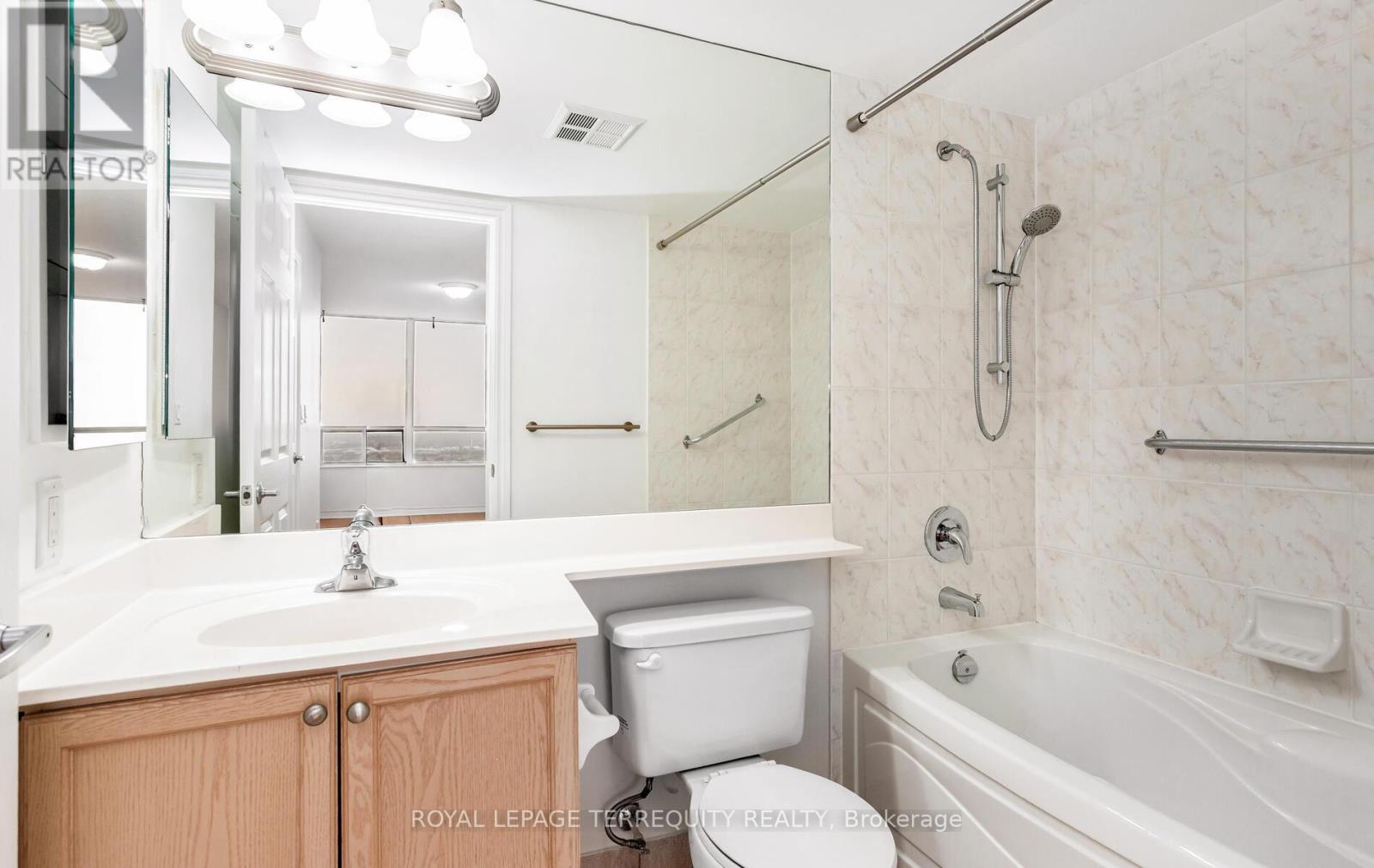 2828 - 3888 Duke Of York Boulevard, Mississauga, Ontario  L5B 4P5 - Photo 29 - W12373985