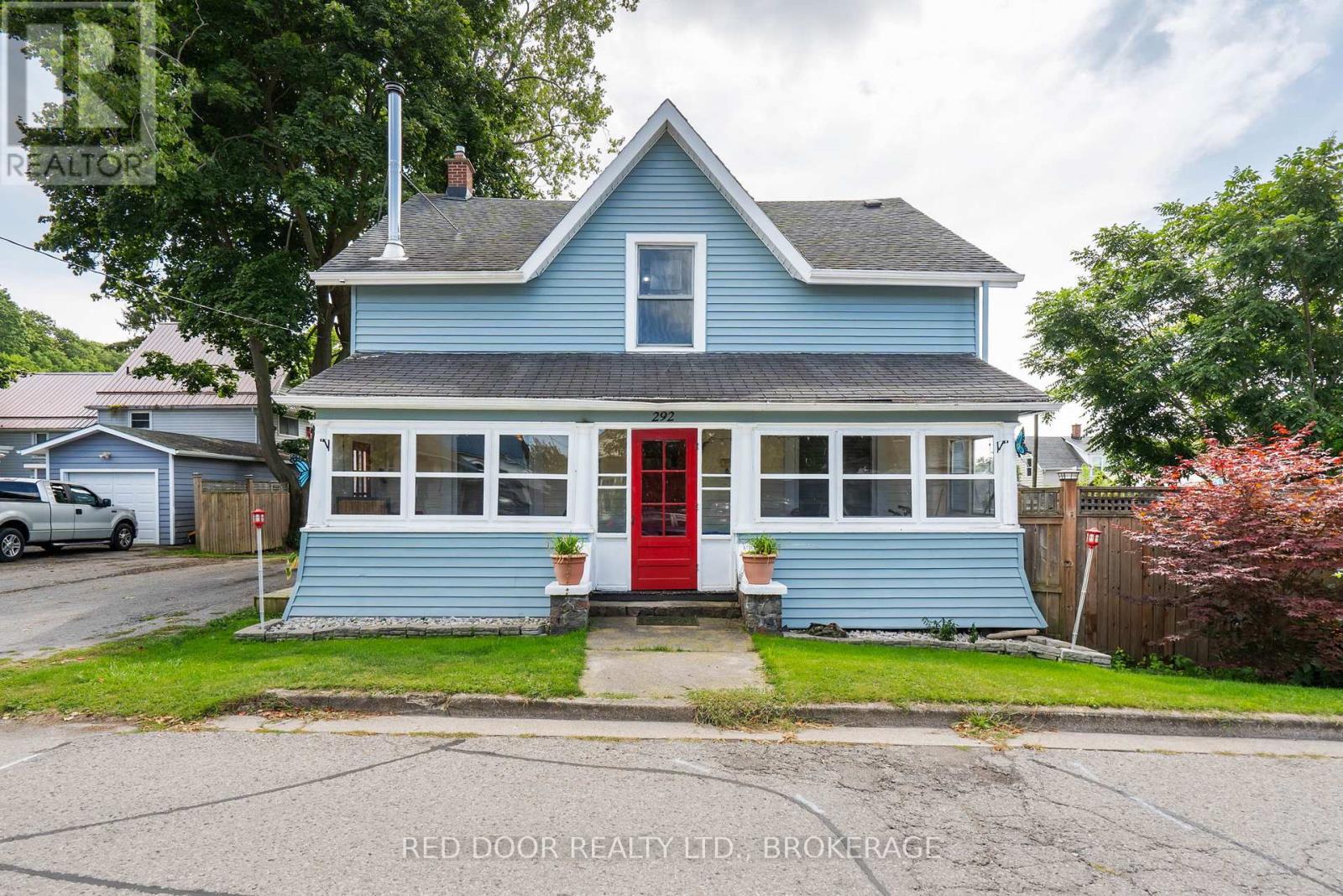 292 Hetty Street W, Central Elgin, Ontario  N5L 1C1 - Photo 1 - X12383508