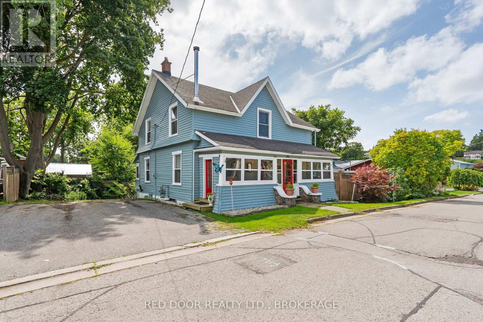292 Hetty Street W, Central Elgin, Ontario  N5L 1C1 - Photo 2 - X12383508