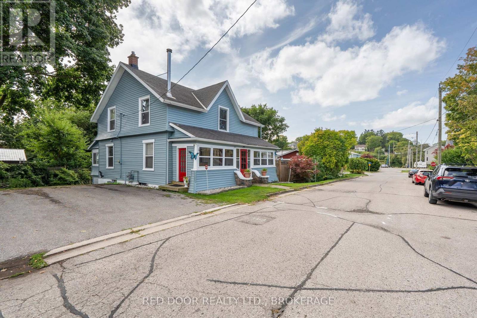 292 Hetty Street W, Central Elgin, Ontario  N5L 1C1 - Photo 4 - X12383508