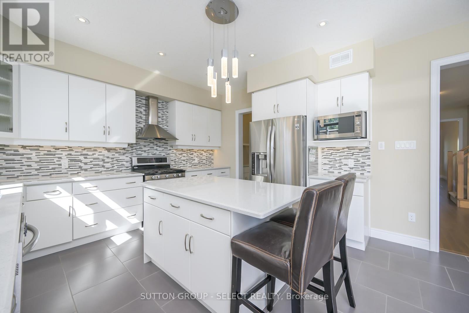 88 Bradwell Chase, London North, Ontario  N6G 0P3 - Photo 10 - X12383538