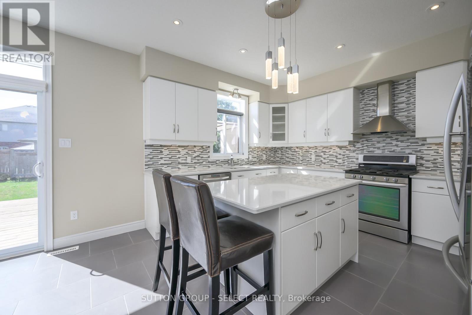 88 Bradwell Chase, London North, Ontario  N6G 0P3 - Photo 9 - X12383538