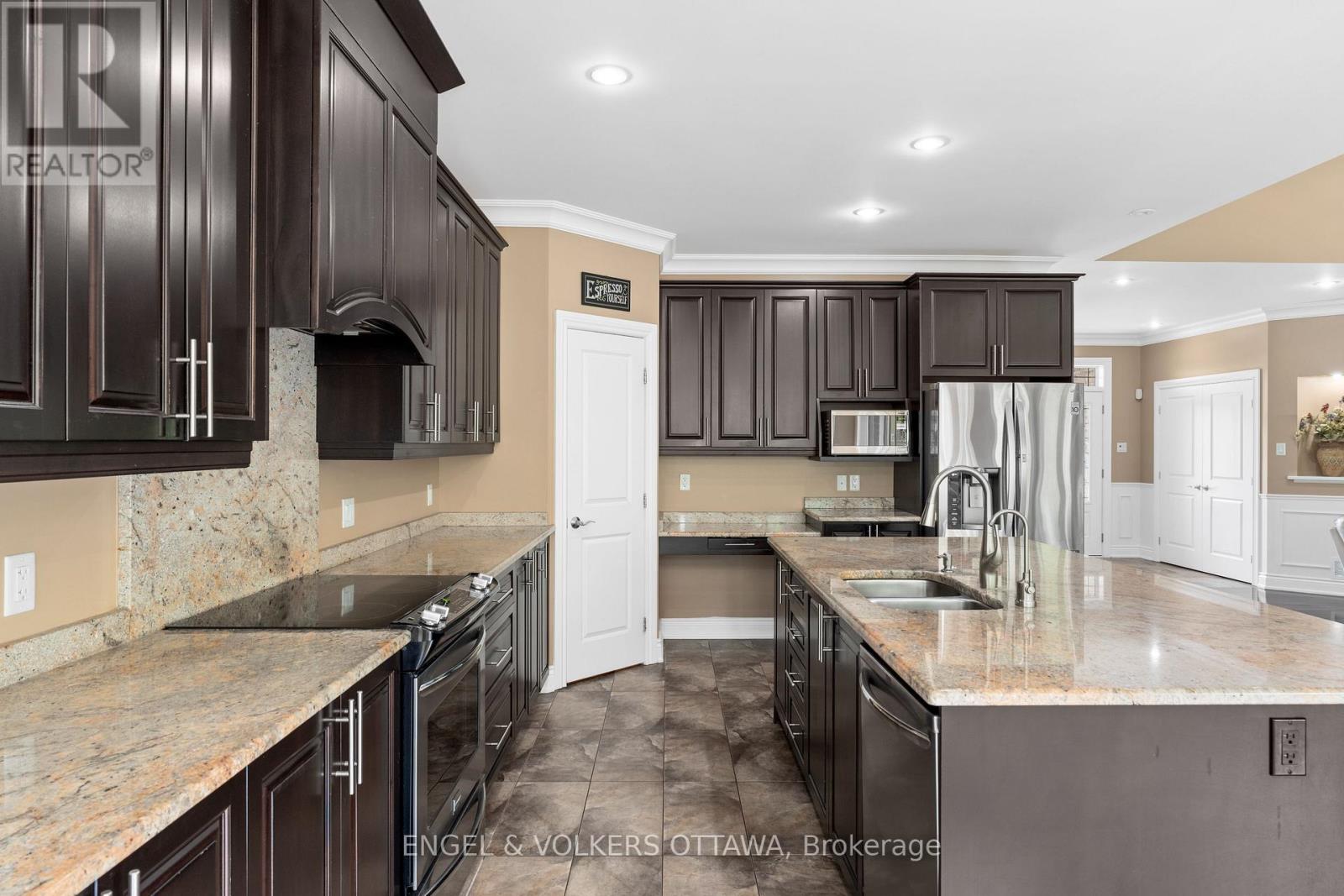 7510 Village Centre Place, Ottawa, Ontario  K4P 0C8 - Photo 10 - X12383483