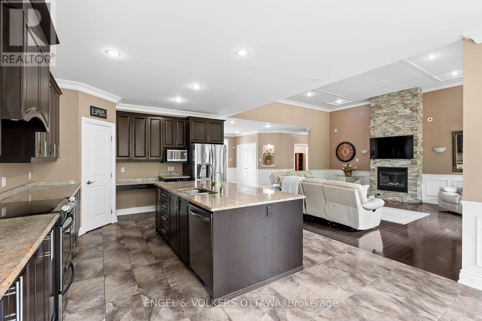 7510 Village Centre Place, Ottawa, Ontario  K4P 0C8 - Photo 11 - X12383483