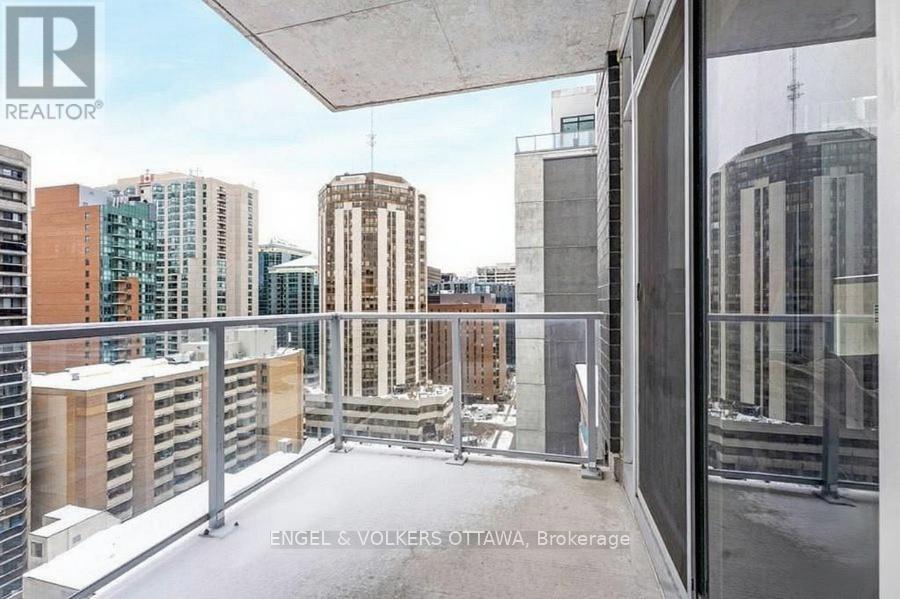 1305 - 255 Bay Street W, Ottawa, Ontario  K1R 0C5 - Photo 12 - X12383591