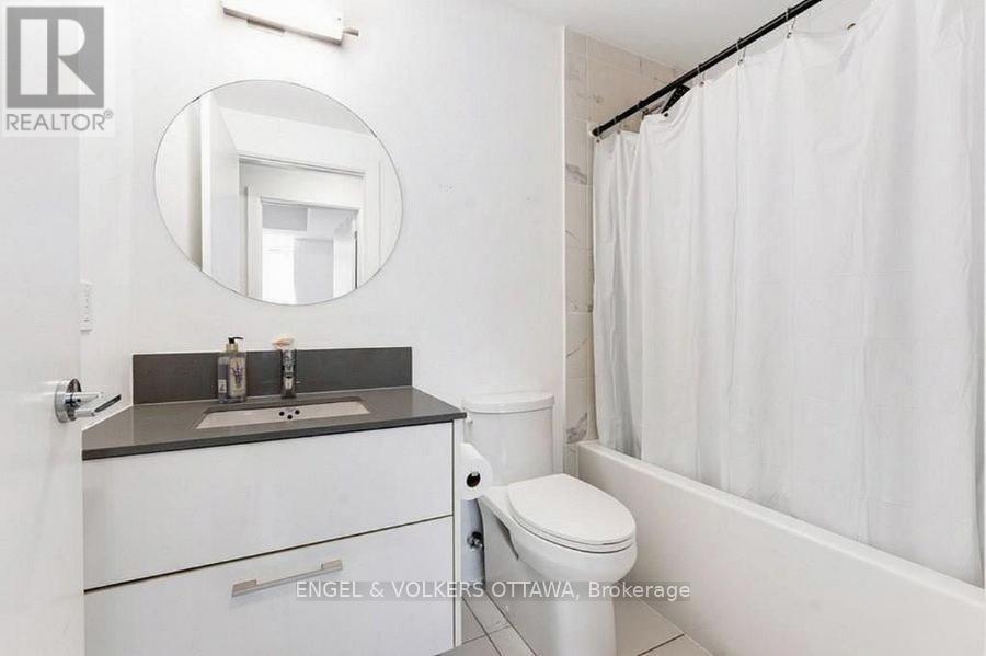 1305 - 255 Bay Street W, Ottawa, Ontario  K1R 0C5 - Photo 13 - X12383591