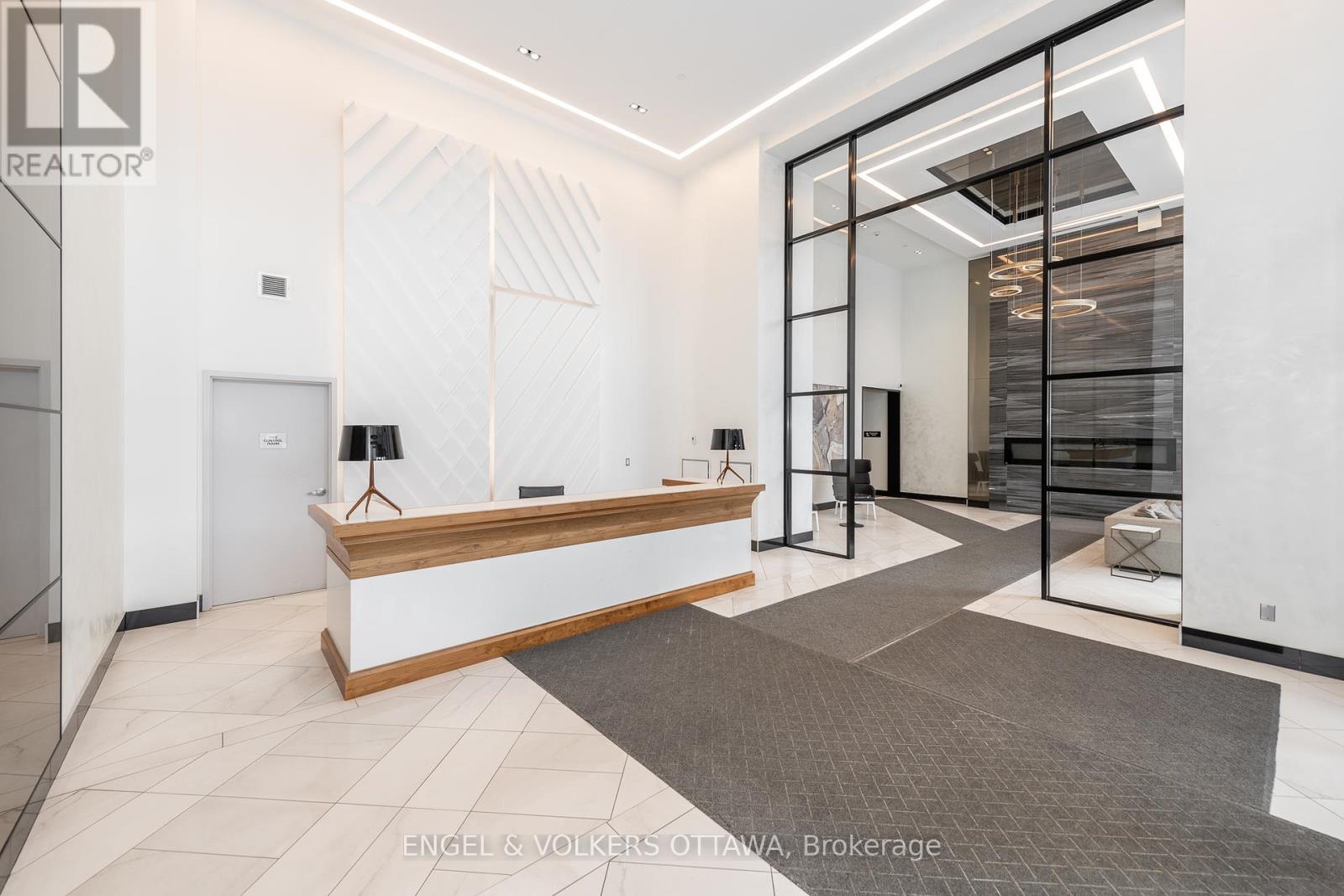 1305 - 255 Bay Street W, Ottawa, Ontario  K1R 0C5 - Photo 3 - X12383591