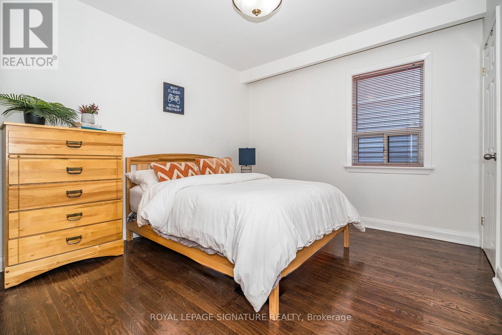 136 Regina Avenue, Toronto, Ontario  M6A 1R7 - Photo 19 - C12383270