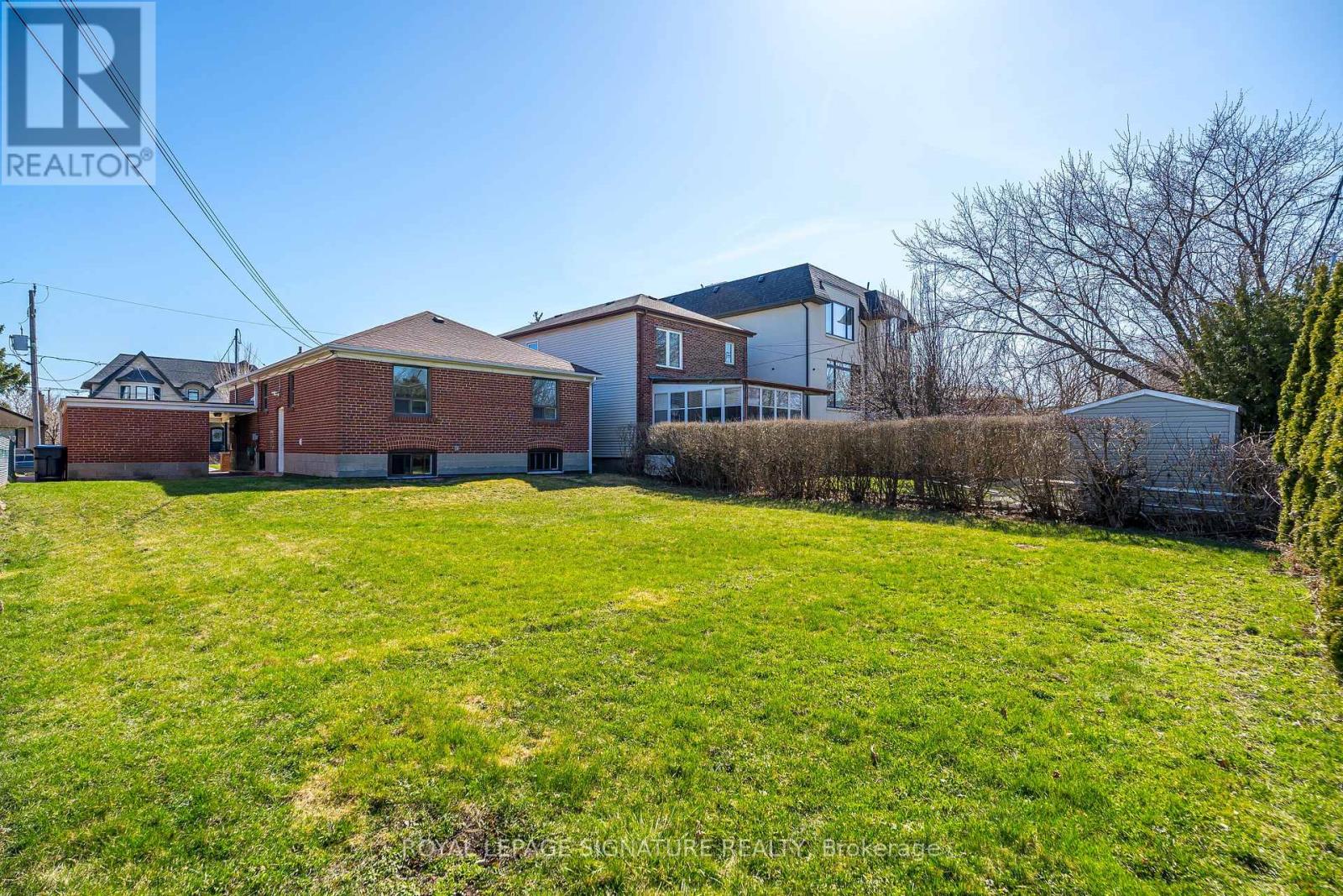 136 Regina Avenue, Toronto, Ontario  M6A 1R7 - Photo 35 - C12383270