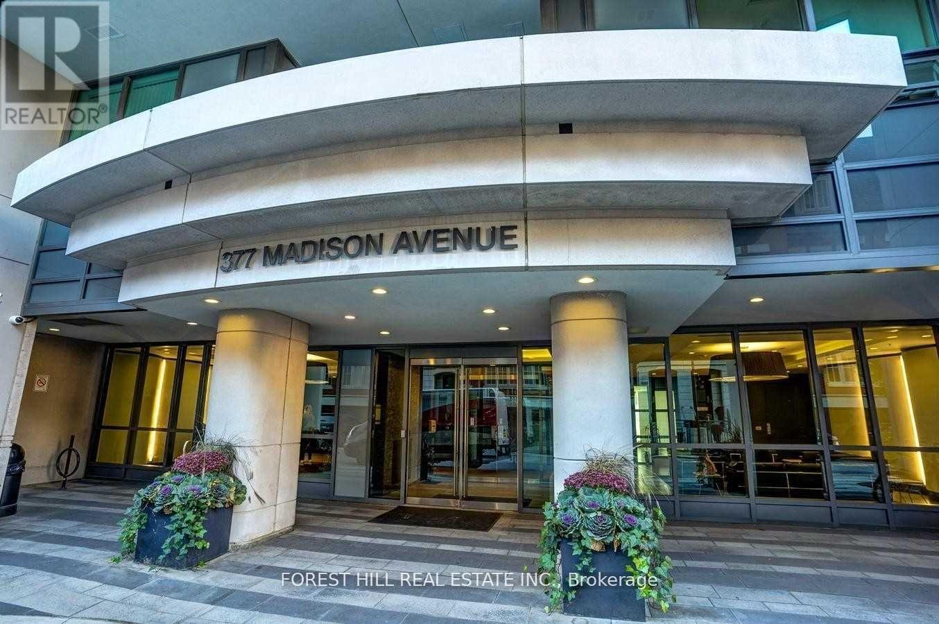 426 - 377 Madison Avenue, Toronto, Ontario  M4V 3E1 - Photo 2 - C12383295
