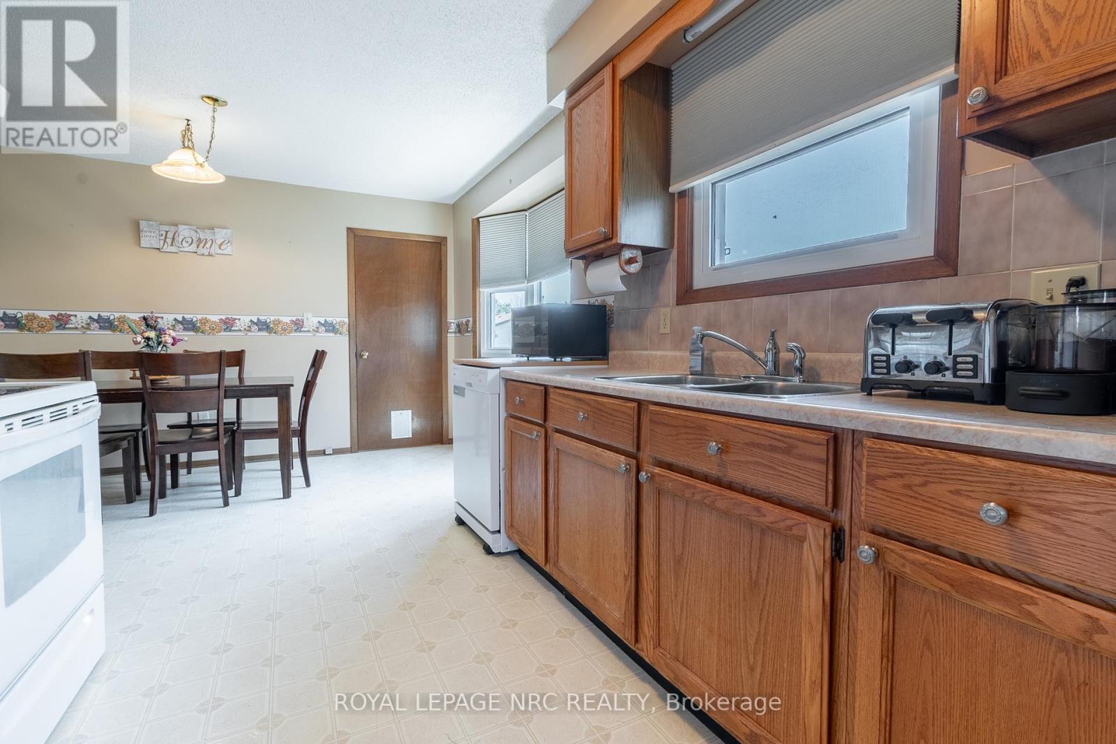 62 Lillian Place, Fort Erie, Ontario  L2A 5M2 - Photo 17 - X12383503